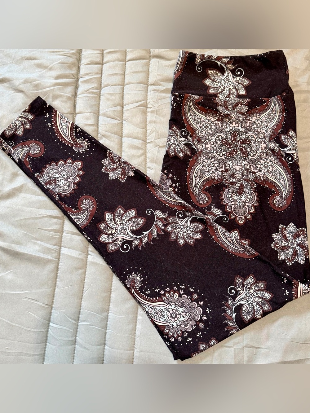 LuLaRoe TC Leggings (rare & hard to find print)